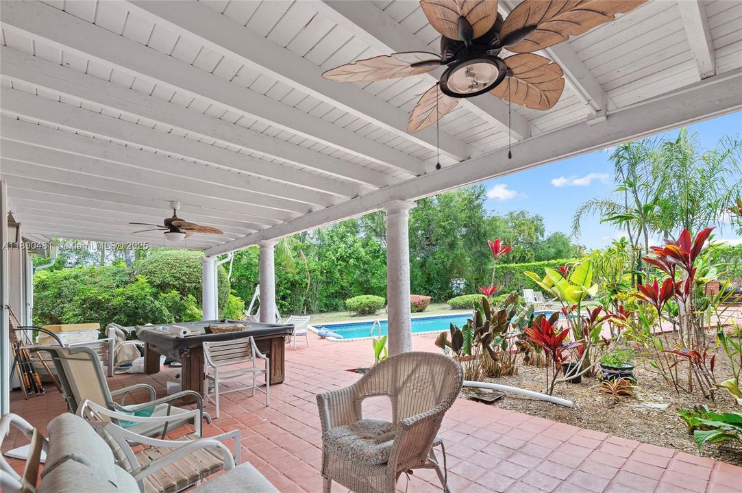 Active With Contract: $1,199,990 (5 beds, 5 baths, 3068 Square Feet)