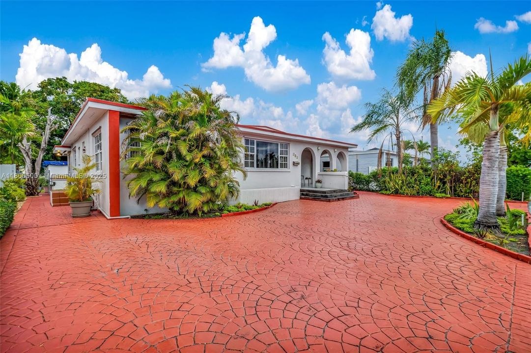 Vendido Recientemente: $579,999 (3 camas, 2 baños, 1546 Pies cuadrados)