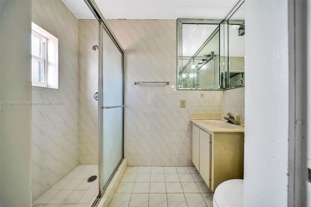 Vendido Recientemente: $579,999 (3 camas, 2 baños, 1546 Pies cuadrados)