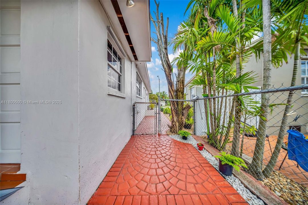 Vendido Recientemente: $579,999 (3 camas, 2 baños, 1546 Pies cuadrados)