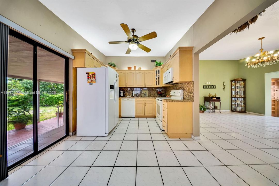 Vendido Recientemente: $579,999 (3 camas, 2 baños, 1546 Pies cuadrados)