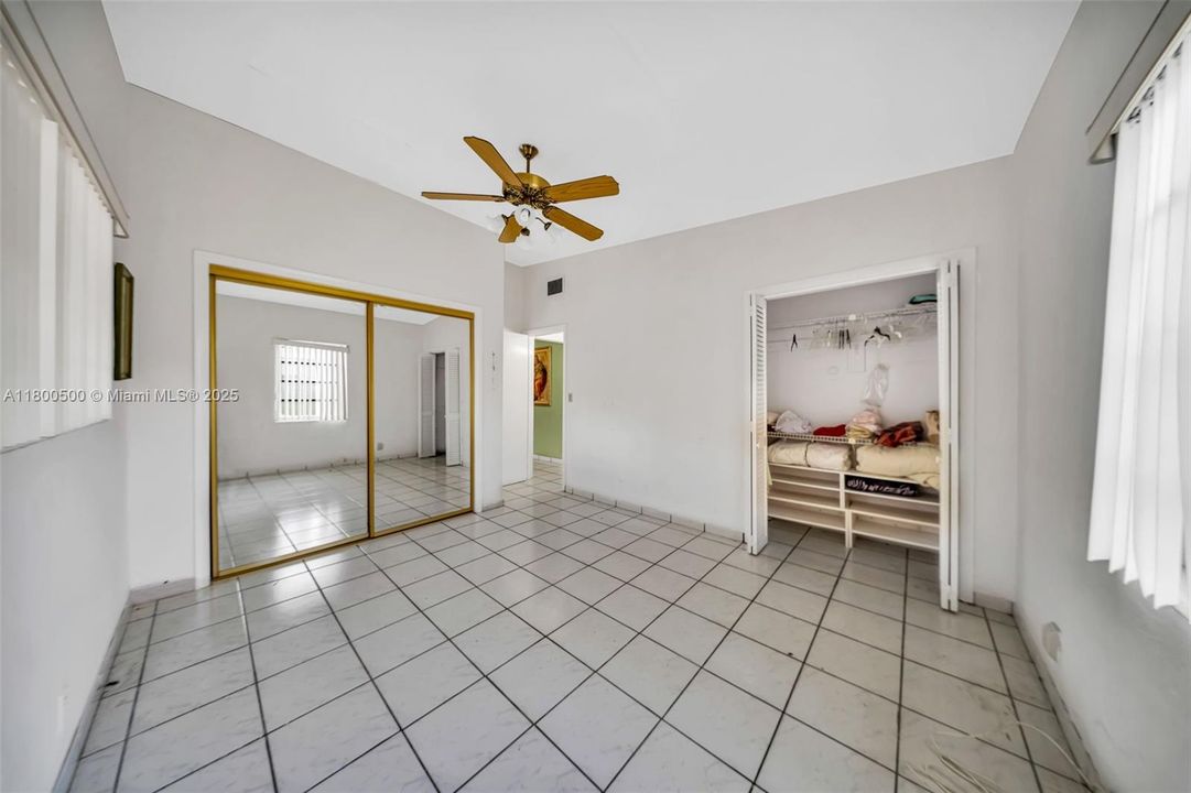 Vendido Recientemente: $579,999 (3 camas, 2 baños, 1546 Pies cuadrados)