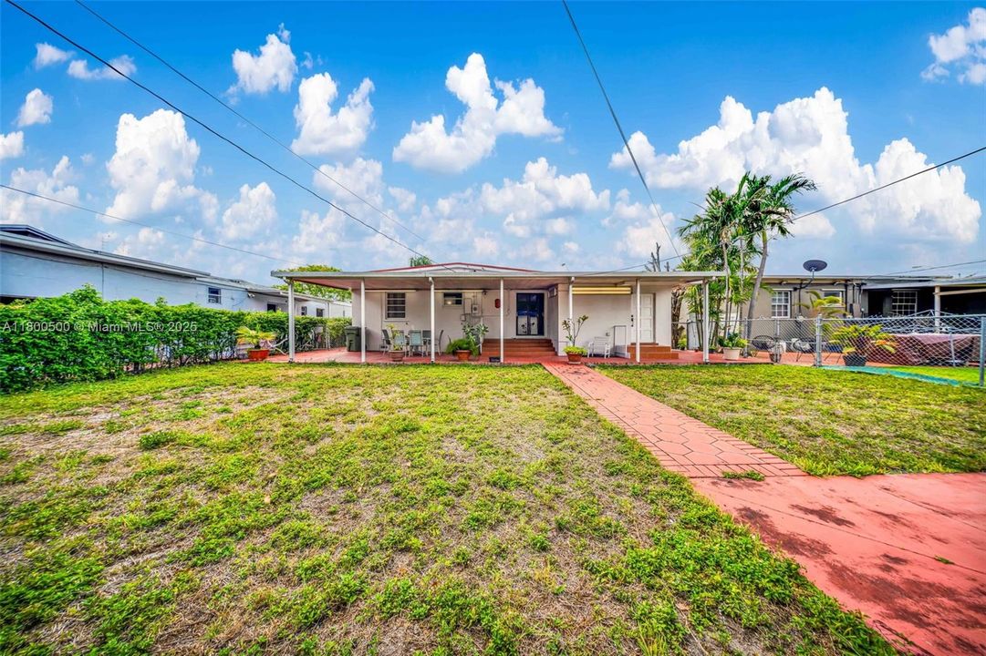 Vendido Recientemente: $579,999 (3 camas, 2 baños, 1546 Pies cuadrados)