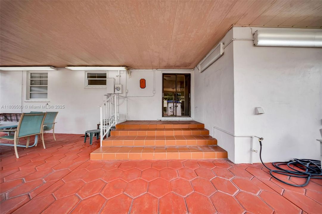 Vendido Recientemente: $579,999 (3 camas, 2 baños, 1546 Pies cuadrados)