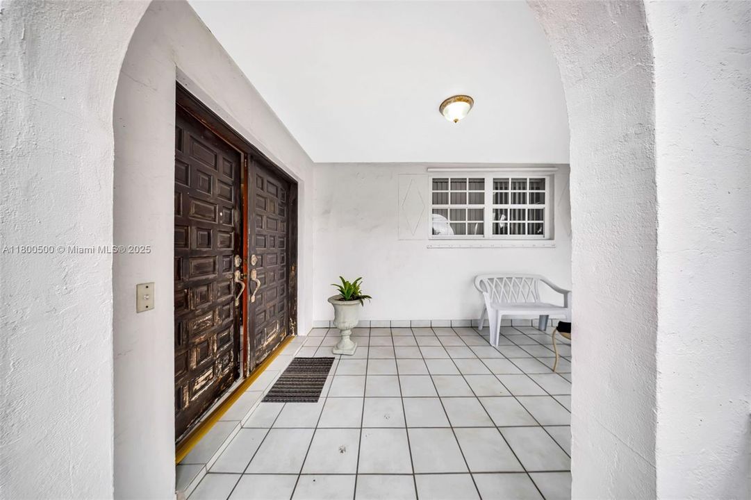 Vendido Recientemente: $579,999 (3 camas, 2 baños, 1546 Pies cuadrados)