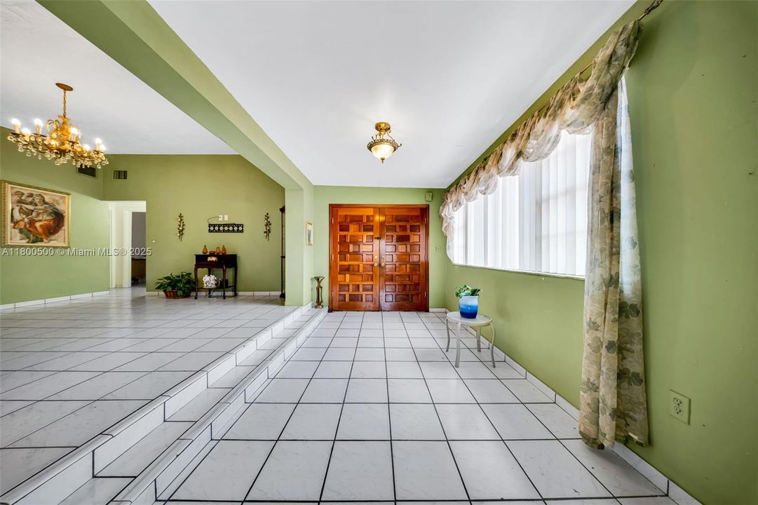 Vendido Recientemente: $579,999 (3 camas, 2 baños, 1546 Pies cuadrados)