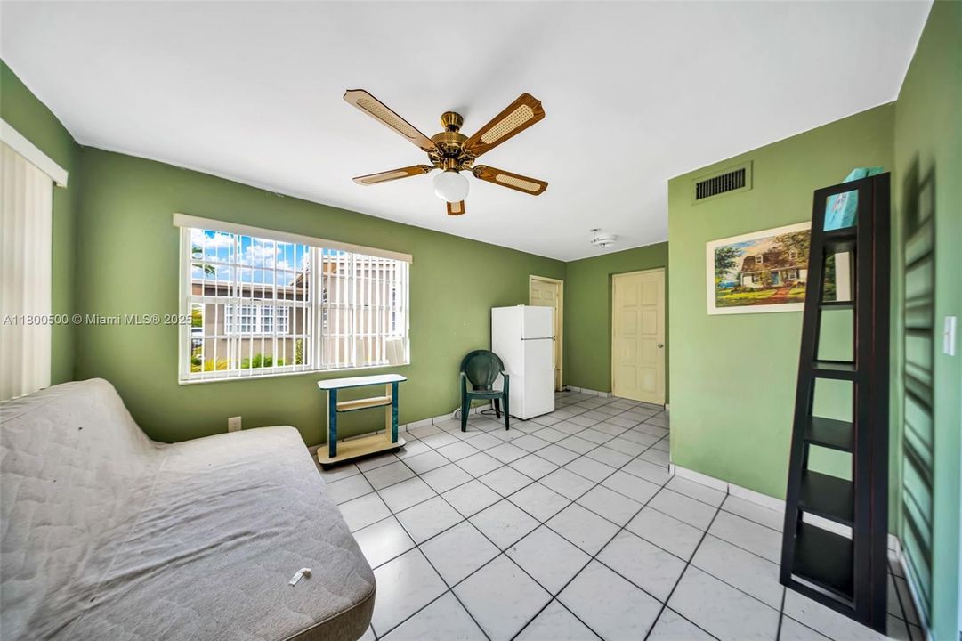 Vendido Recientemente: $579,999 (3 camas, 2 baños, 1546 Pies cuadrados)