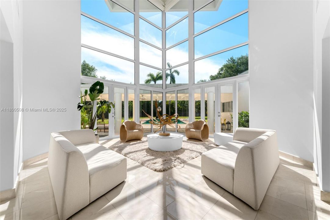 最近售出: $4,950,000 (6 贝兹, 7 浴室, 5603 平方英尺)