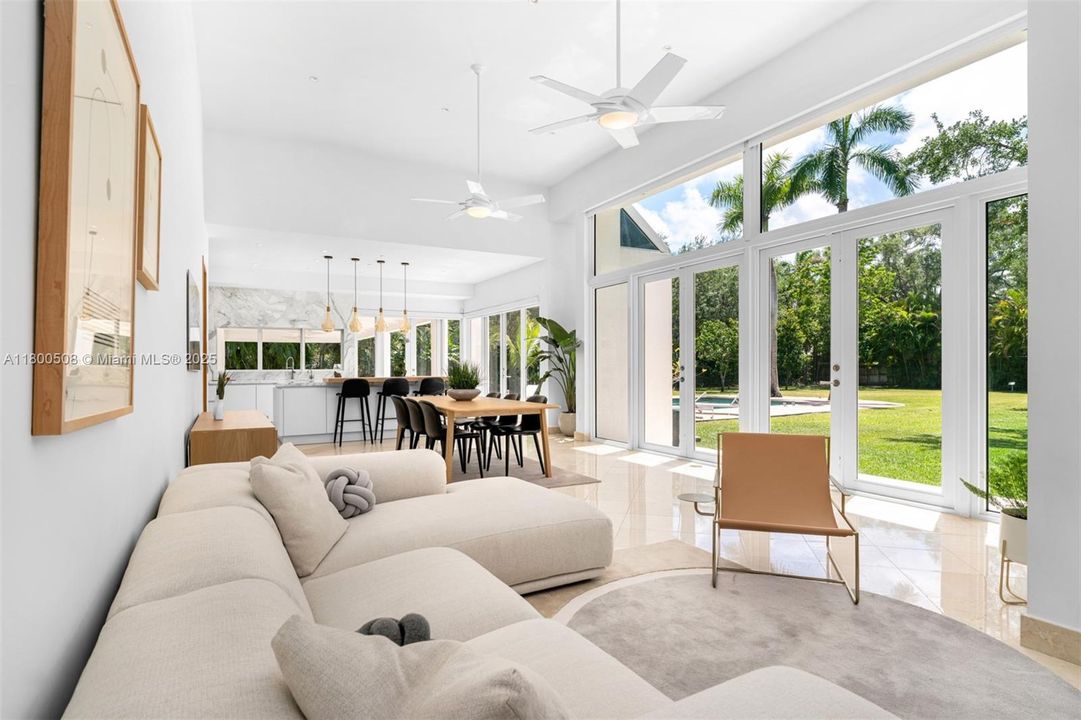 最近售出: $4,950,000 (6 贝兹, 7 浴室, 5603 平方英尺)