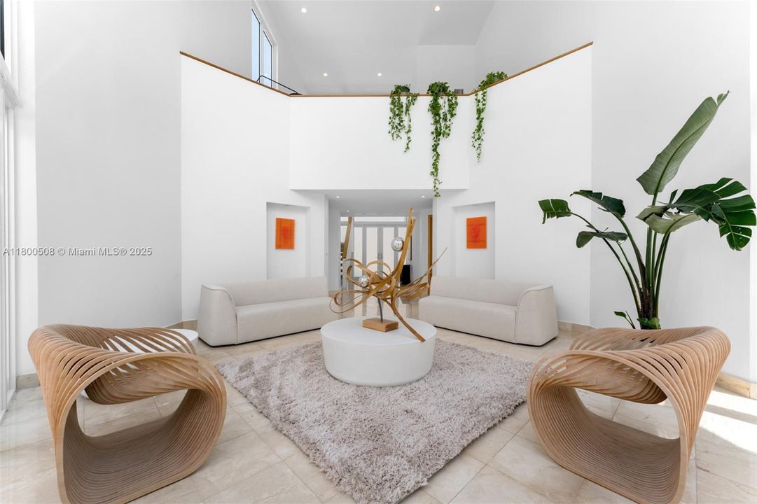 最近售出: $4,950,000 (6 贝兹, 7 浴室, 5603 平方英尺)