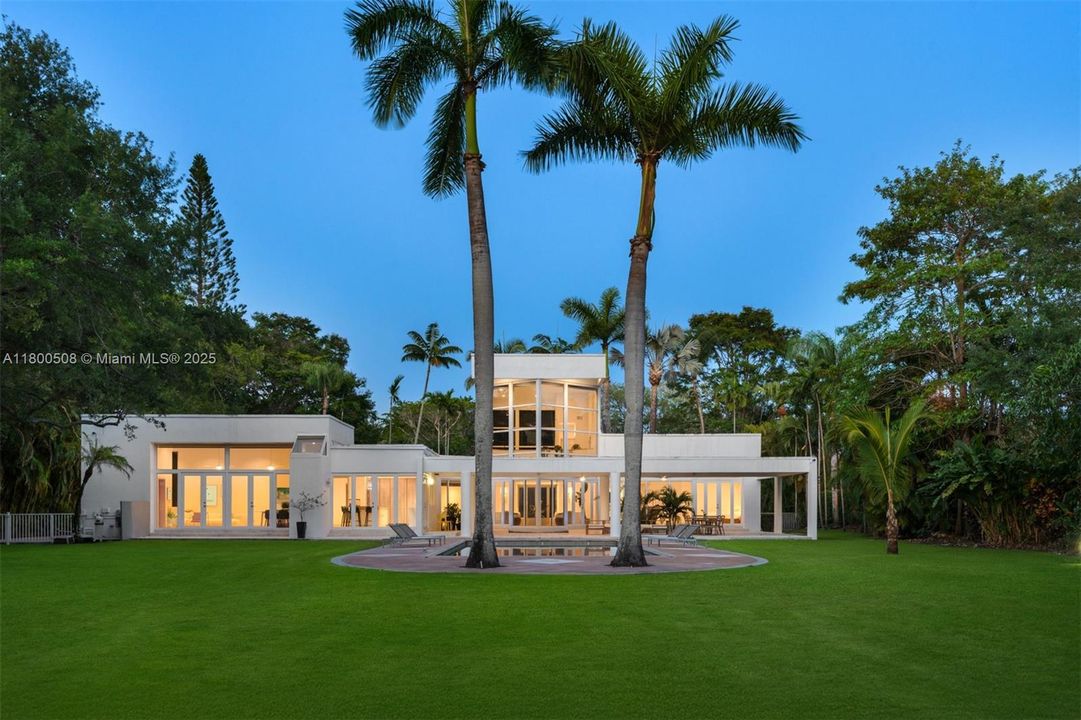 最近售出: $4,950,000 (6 贝兹, 7 浴室, 5603 平方英尺)