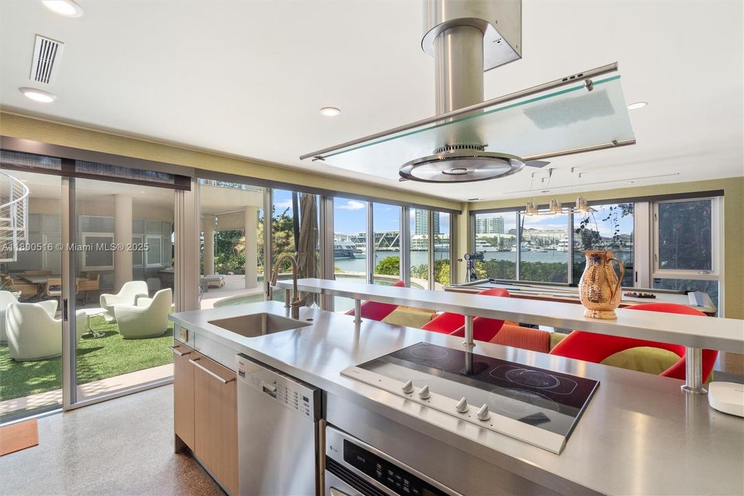 待售: $27,500,000 (7 贝兹, 6 浴室, 6250 平方英尺)