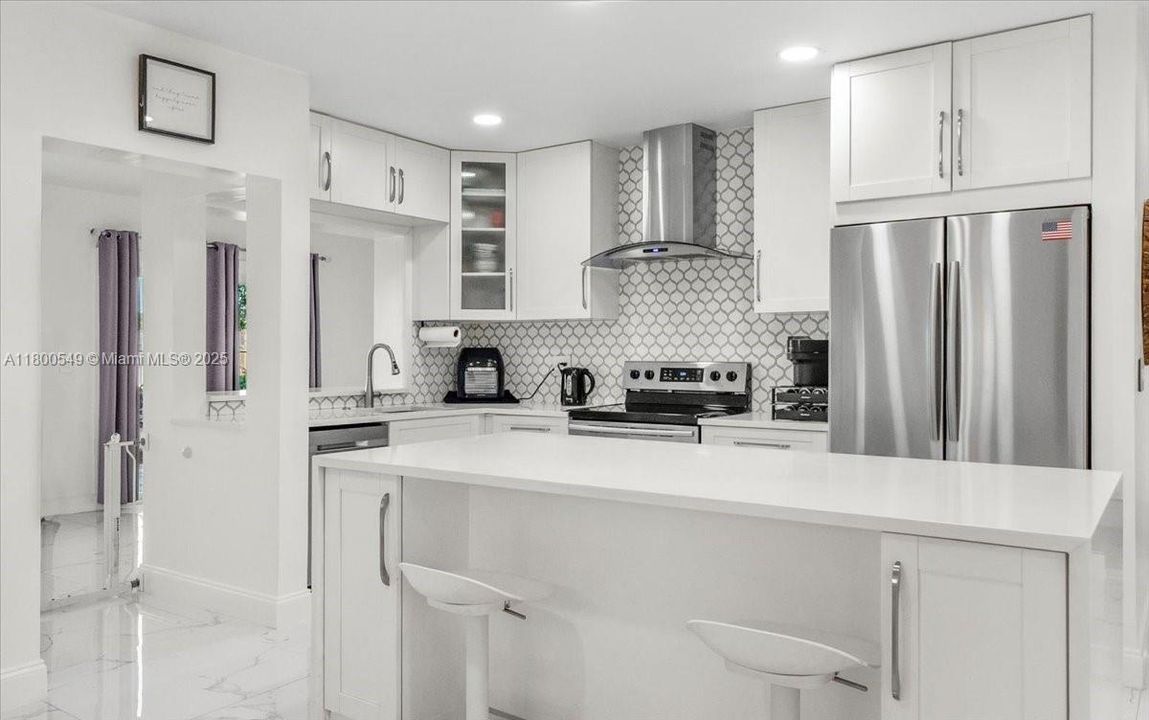 Vendido Recientemente: $650,000 (4 camas, 2 baños, 1567 Pies cuadrados)