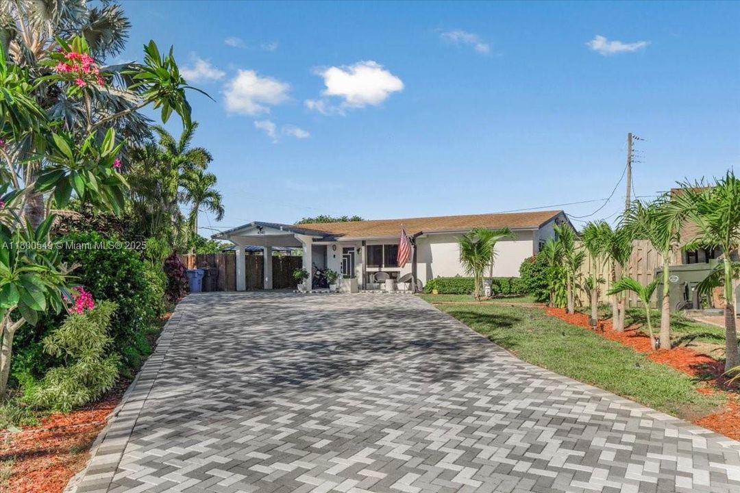 Vendido Recientemente: $650,000 (4 camas, 2 baños, 1567 Pies cuadrados)