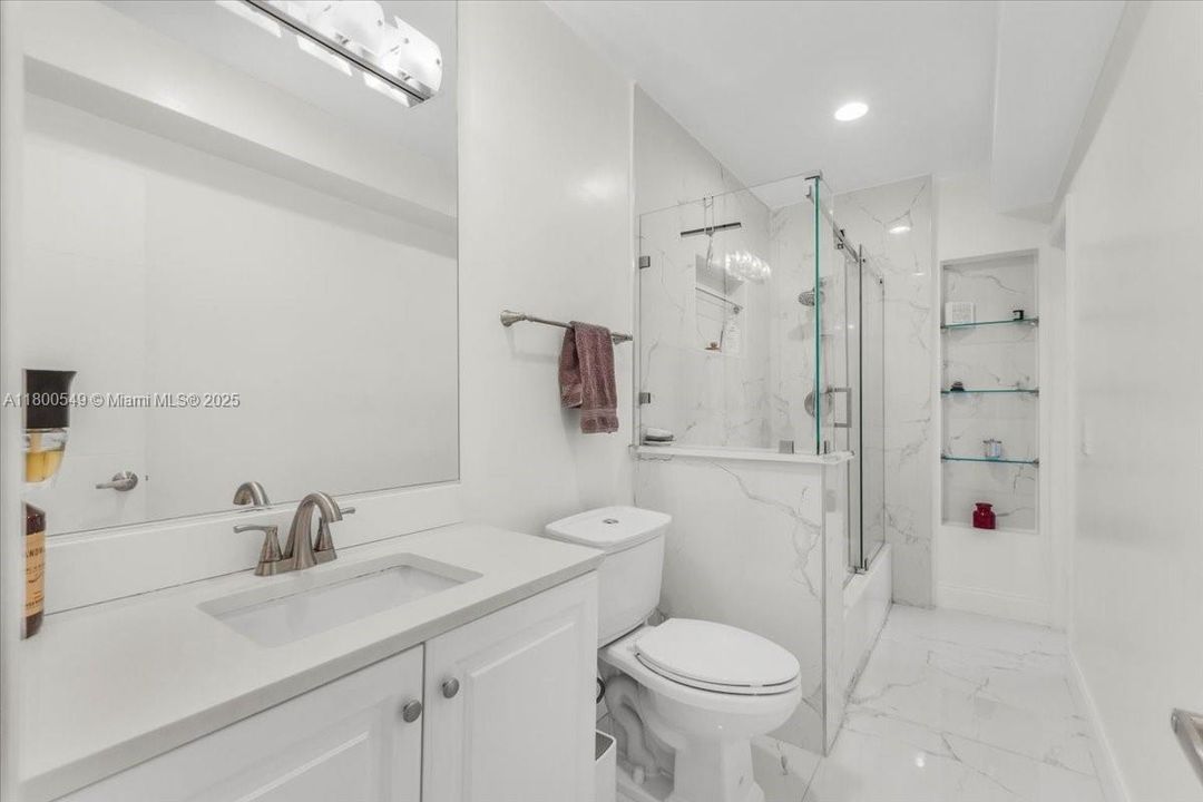 Vendido Recientemente: $650,000 (4 camas, 2 baños, 1567 Pies cuadrados)