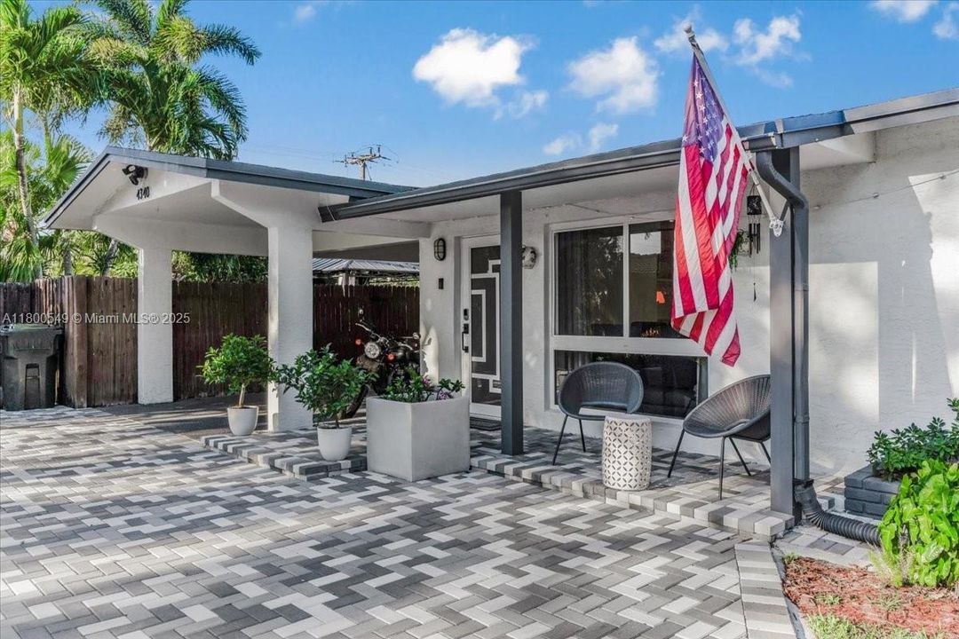 Vendido Recientemente: $650,000 (4 camas, 2 baños, 1567 Pies cuadrados)