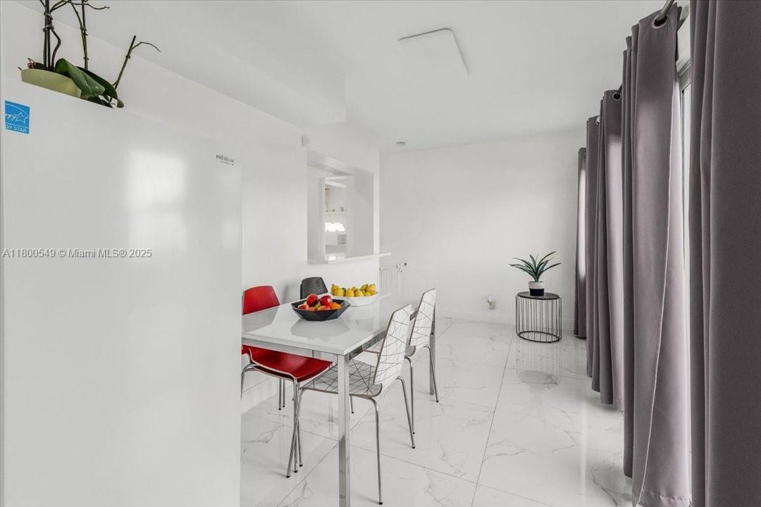 Vendido Recientemente: $650,000 (4 camas, 2 baños, 1567 Pies cuadrados)