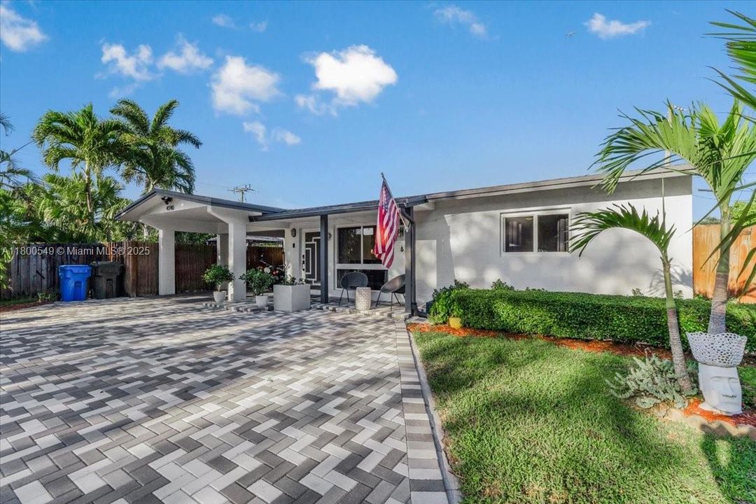 Vendido Recientemente: $650,000 (4 camas, 2 baños, 1567 Pies cuadrados)