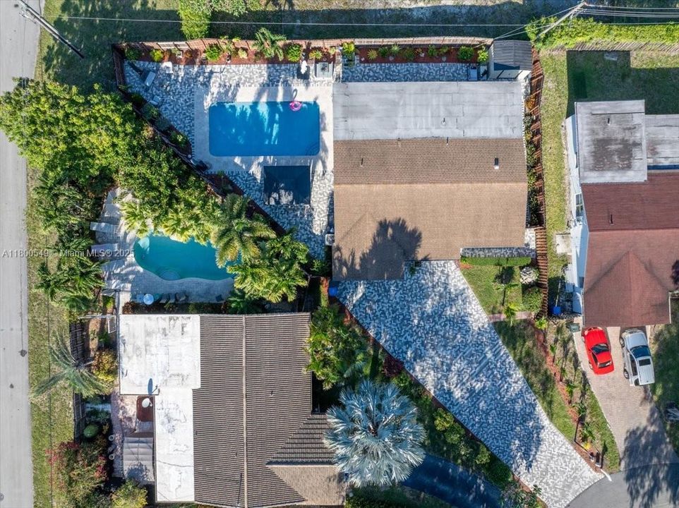 Vendido Recientemente: $650,000 (4 camas, 2 baños, 1567 Pies cuadrados)