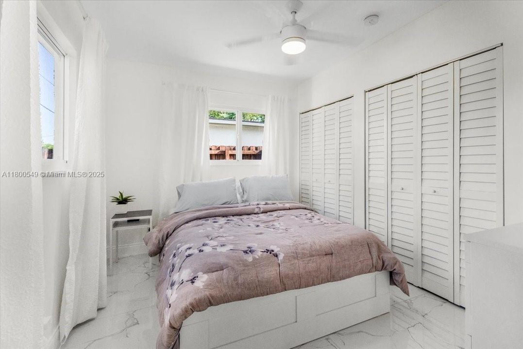 Vendido Recientemente: $650,000 (4 camas, 2 baños, 1567 Pies cuadrados)