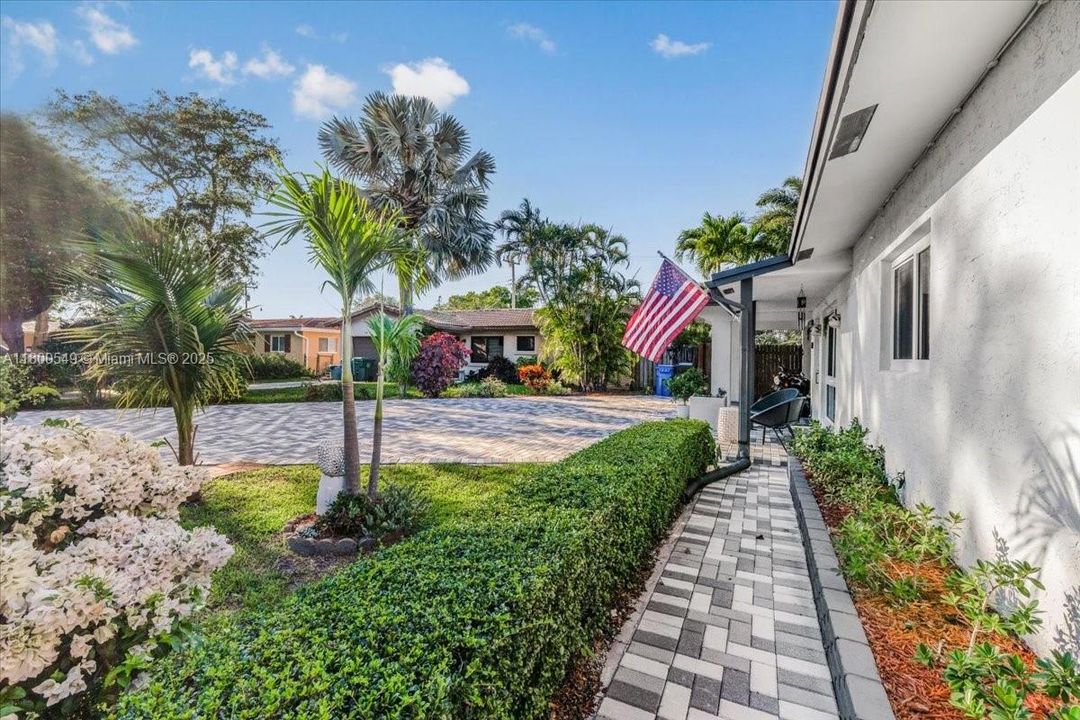 Vendido Recientemente: $650,000 (4 camas, 2 baños, 1567 Pies cuadrados)