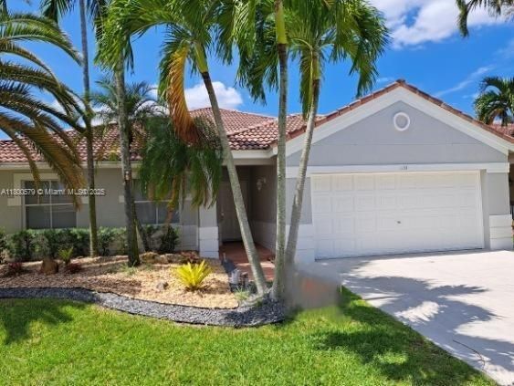 Recently Rented: $6,000 (4 beds, 2 baths, 1968 Square Feet)