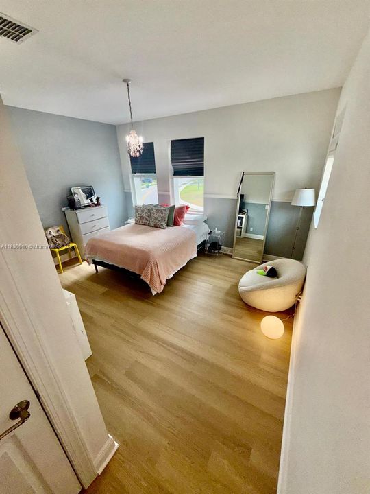 Недавно продано: $974,900 (5 спален, 4 ванн, 3281 Квадратных фут)