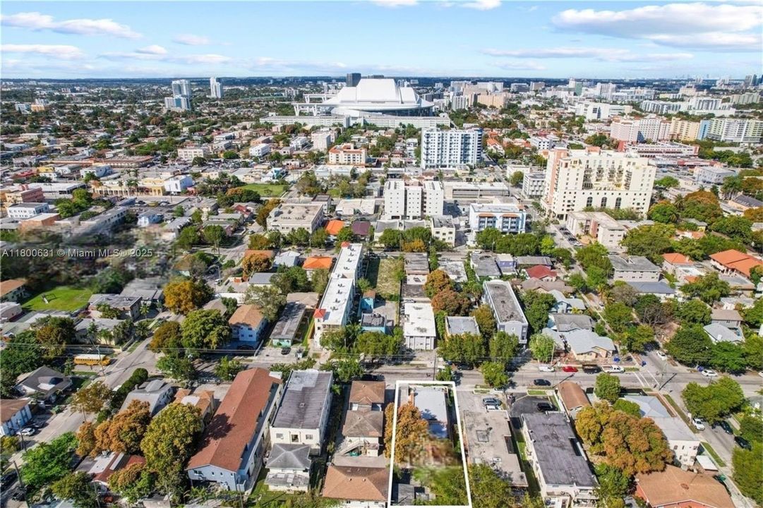 For Sale: $830,000 (3 beds, 1 baths, 2143 Square Feet)