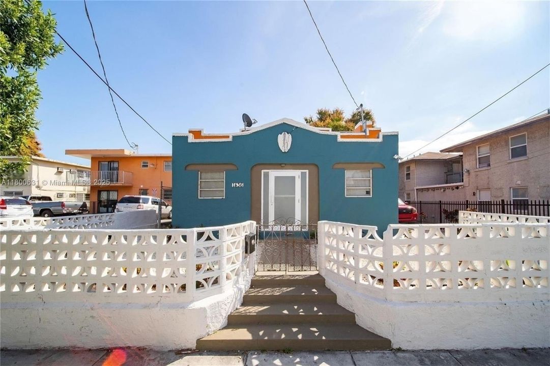 For Sale: $830,000 (3 beds, 1 baths, 2143 Square Feet)