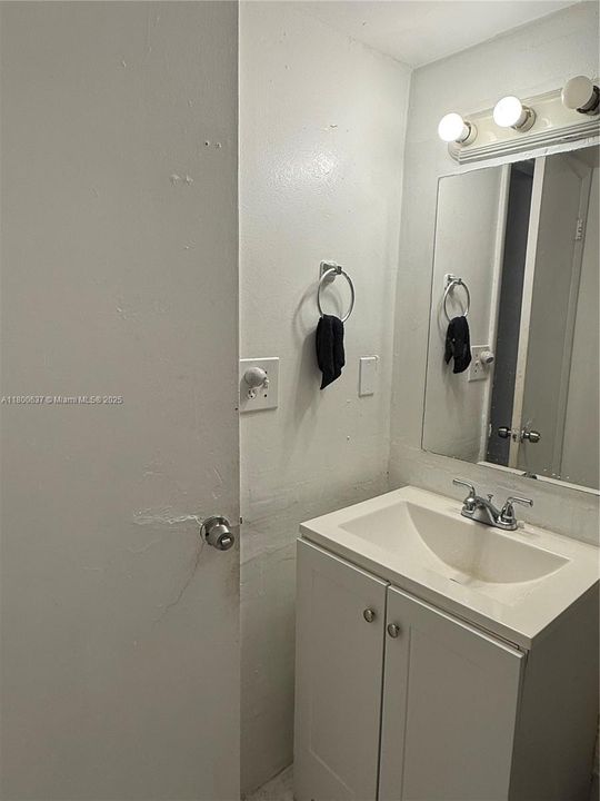 Vendido Recientemente: $175,000 (1 camas, 1 baños, 795 Pies cuadrados)