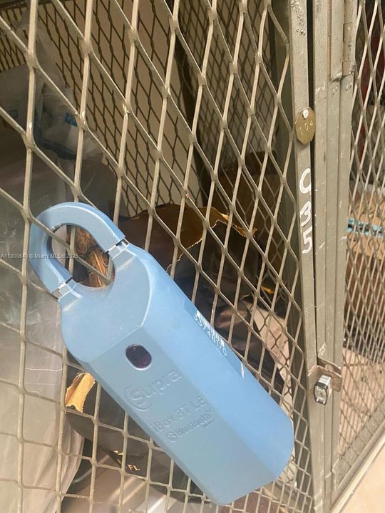 待售: $197,000 (1 贝兹, 1 浴室, 1075 平方英尺)