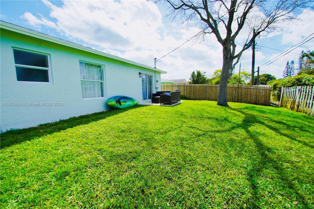 For Rent: $4,500 (3 beds, 2 baths, 1507 Square Feet)