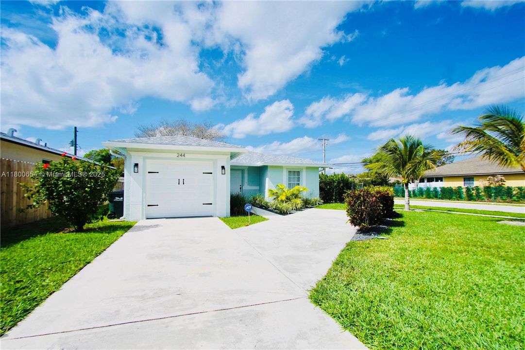 For Rent: $4,500 (3 beds, 2 baths, 1507 Square Feet)