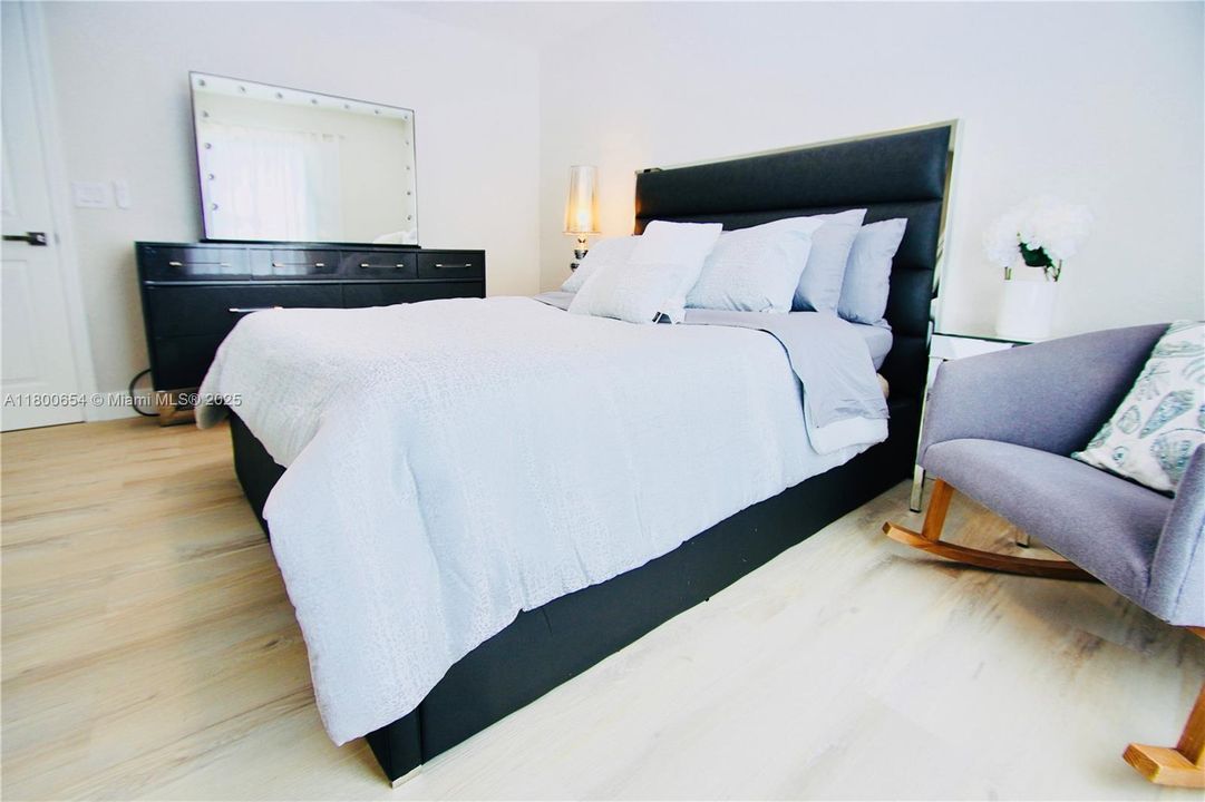 For Rent: $4,500 (3 beds, 2 baths, 1507 Square Feet)