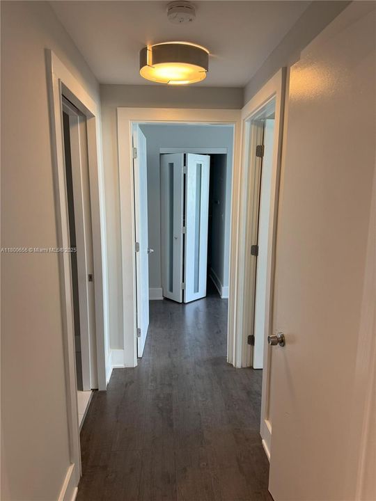 For Sale: $850,000 (2 beds, 2 baths, 1270 Square Feet)