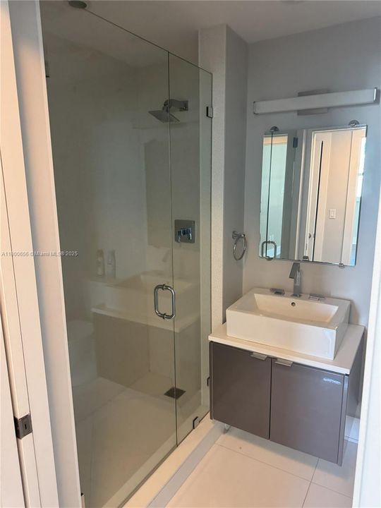 For Sale: $850,000 (2 beds, 2 baths, 1270 Square Feet)