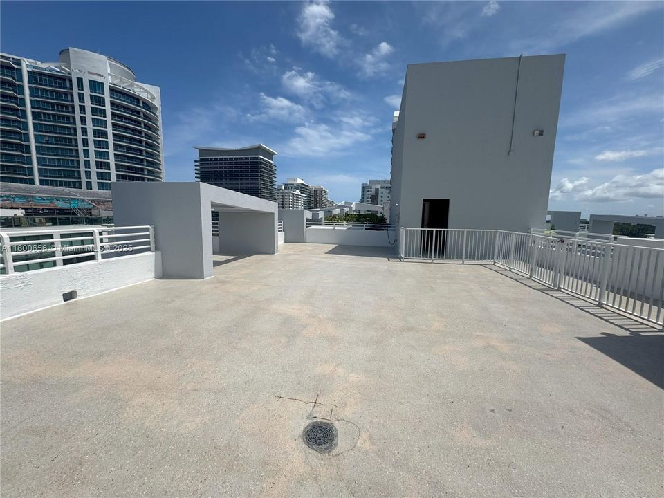 For Sale: $850,000 (2 beds, 2 baths, 1270 Square Feet)