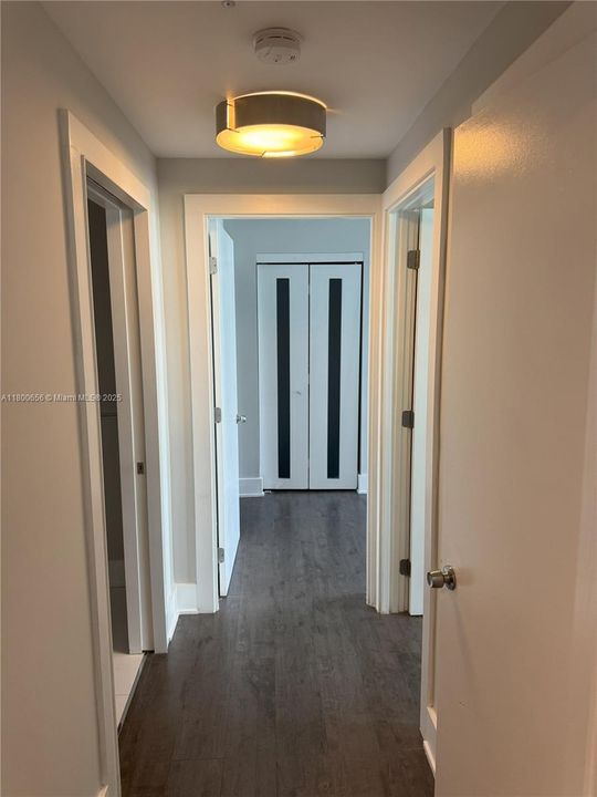 For Sale: $850,000 (2 beds, 2 baths, 1270 Square Feet)