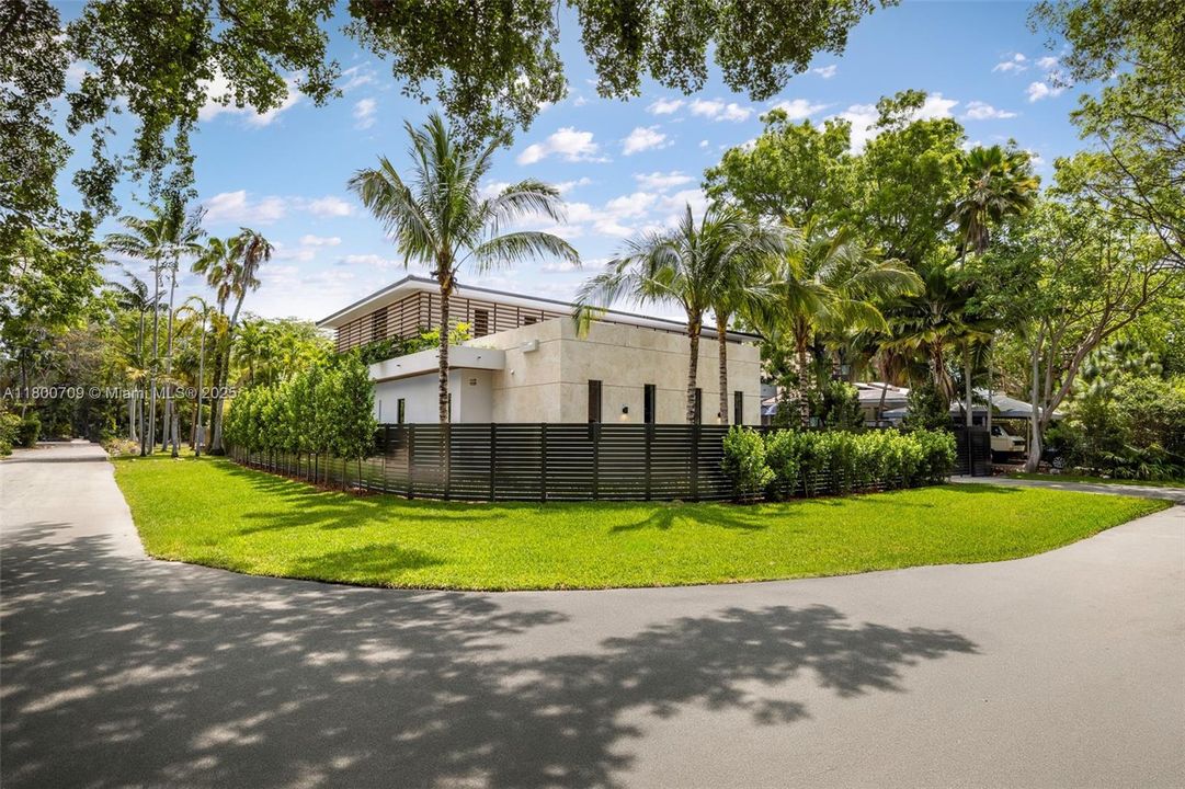 For Sale: $6,300,000 (5 beds, 5 baths, 0 Square Feet)