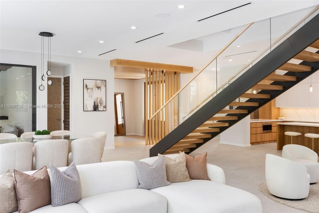 For Sale: $6,300,000 (5 beds, 5 baths, 0 Square Feet)