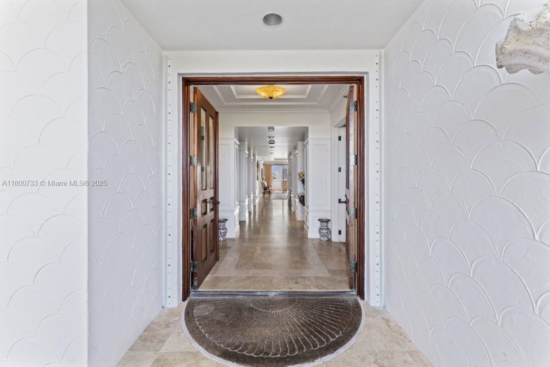 For Sale: $5,890,000 (3 beds, 3 baths, 2740 Square Feet)