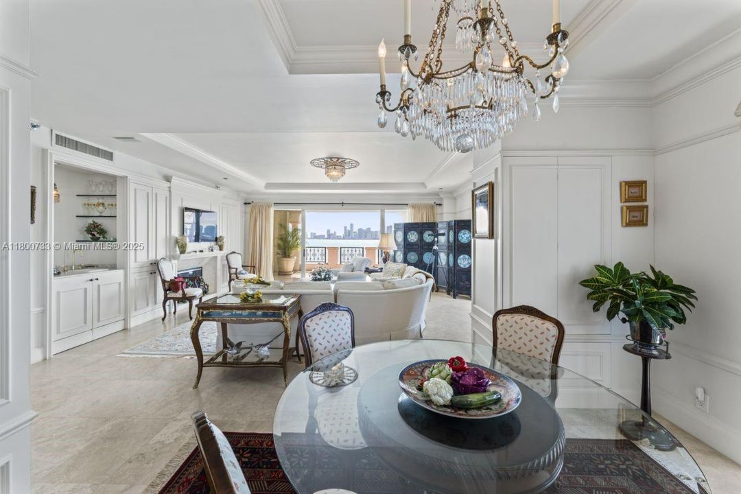 For Sale: $5,890,000 (3 beds, 3 baths, 2740 Square Feet)