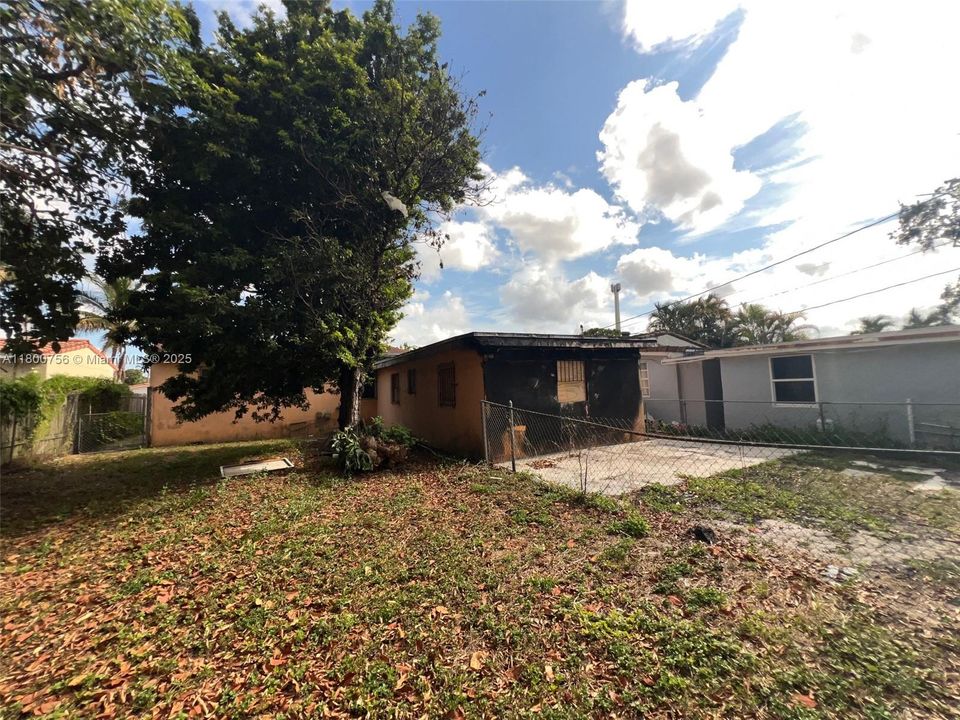 Recently Sold: $309,100 (3 beds, 1 baths, 1600 Square Feet)