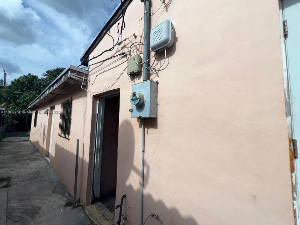 Recently Sold: $309,100 (3 beds, 1 baths, 1600 Square Feet)