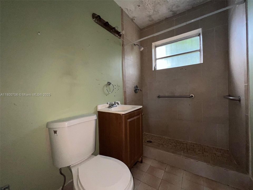 Recently Sold: $309,100 (3 beds, 1 baths, 1600 Square Feet)