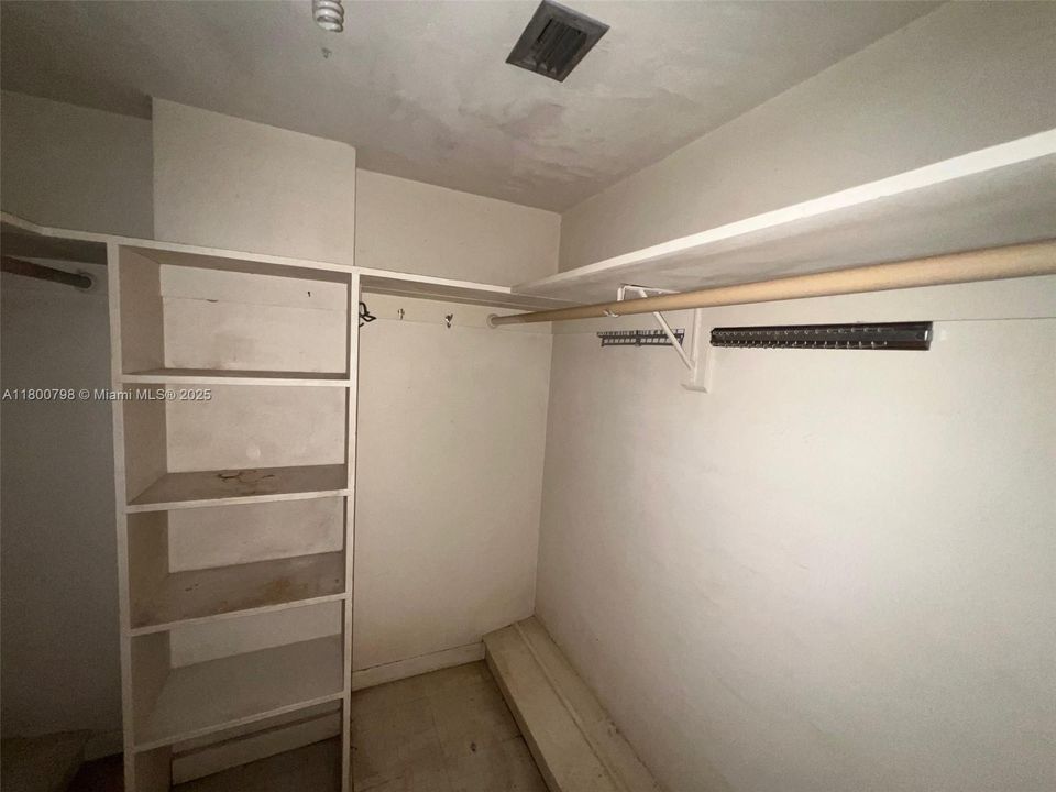 Activo con contrato: $109,900 (1 camas, 1 baños, 875 Pies cuadrados)
