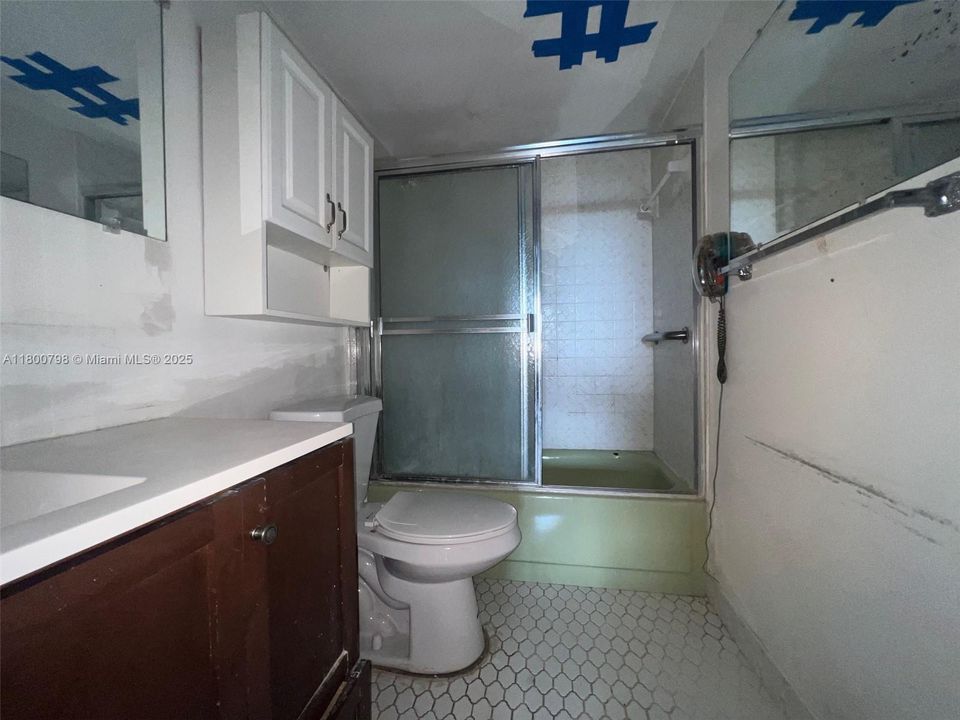 Activo con contrato: $109,900 (1 camas, 1 baños, 875 Pies cuadrados)