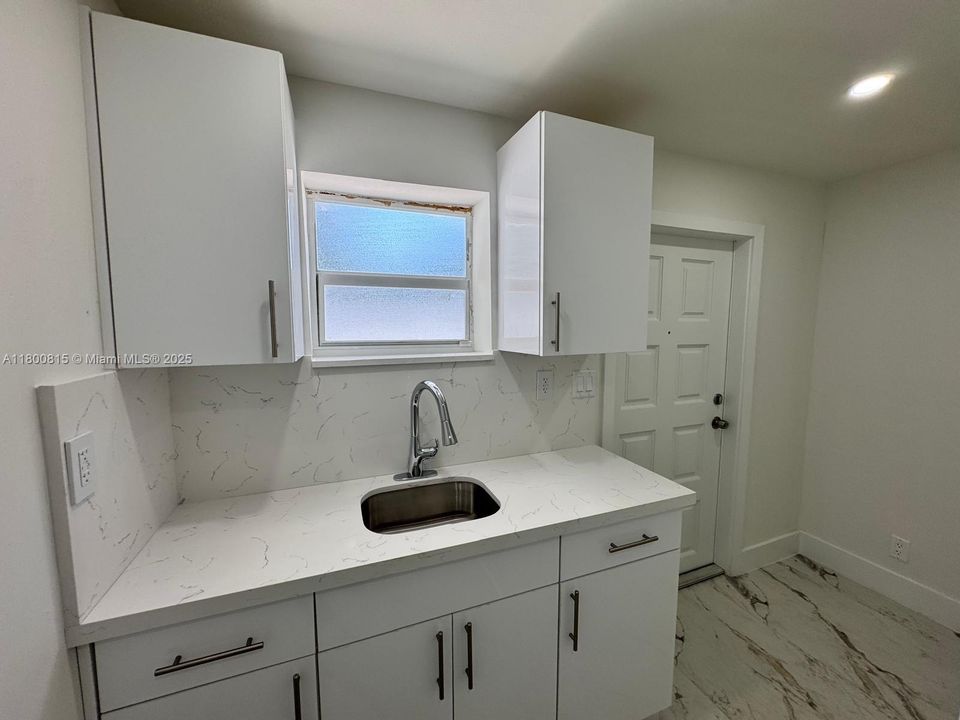 最近租的: $1,200 (1 贝兹, 1 浴室, 0 平方英尺)