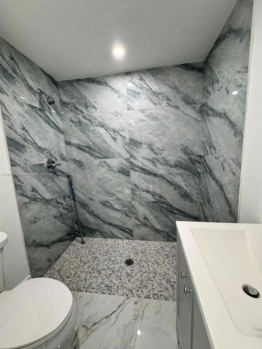 最近租的: $1,200 (1 贝兹, 1 浴室, 0 平方英尺)