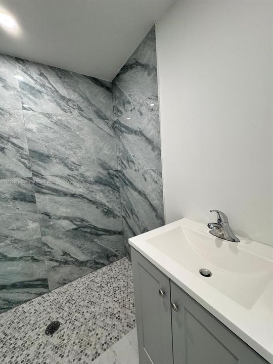 最近租的: $1,200 (1 贝兹, 1 浴室, 0 平方英尺)